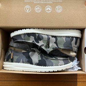 BNWT HEY DUDE CAMO